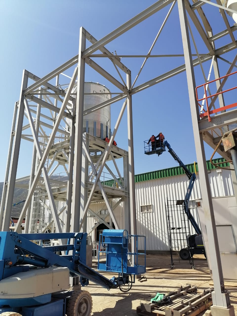 Montaje mecánico en planta